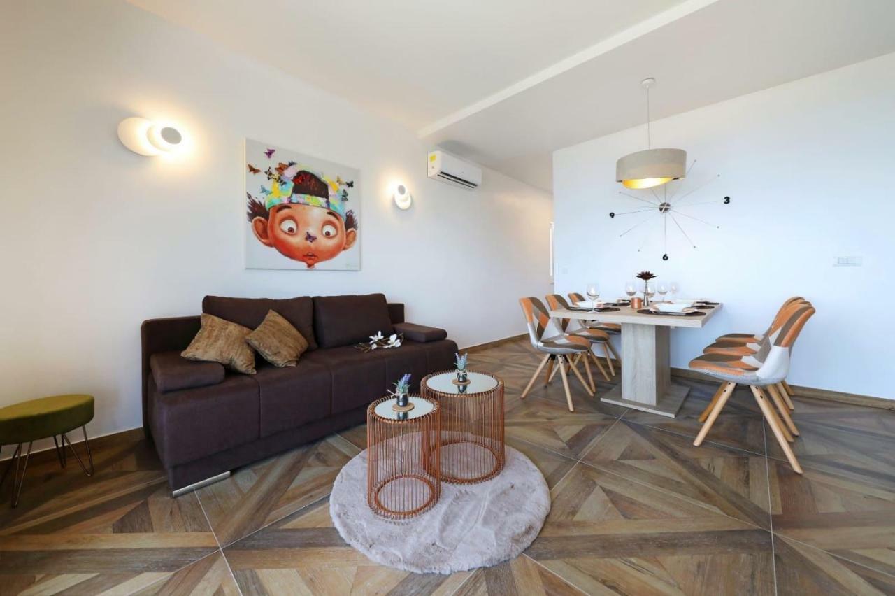Redstone Luxury Apartments สเวตา เนเดลยา ภายนอก รูปภาพ