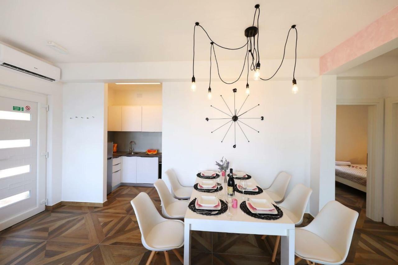 Redstone Luxury Apartments สเวตา เนเดลยา ภายนอก รูปภาพ