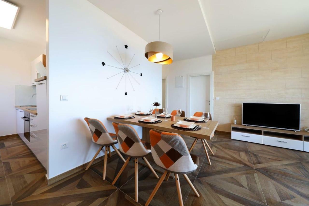 Redstone Luxury Apartments สเวตา เนเดลยา ภายนอก รูปภาพ